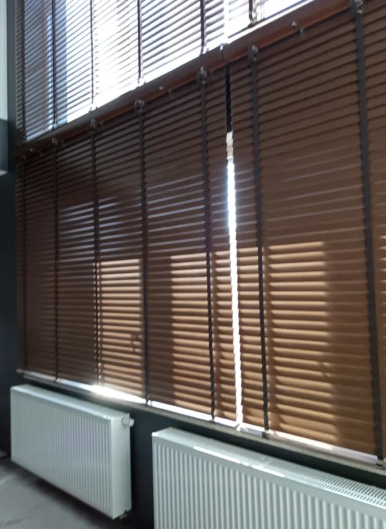 zaluzje drewniane- Agmart producent żaluzji drewnianych