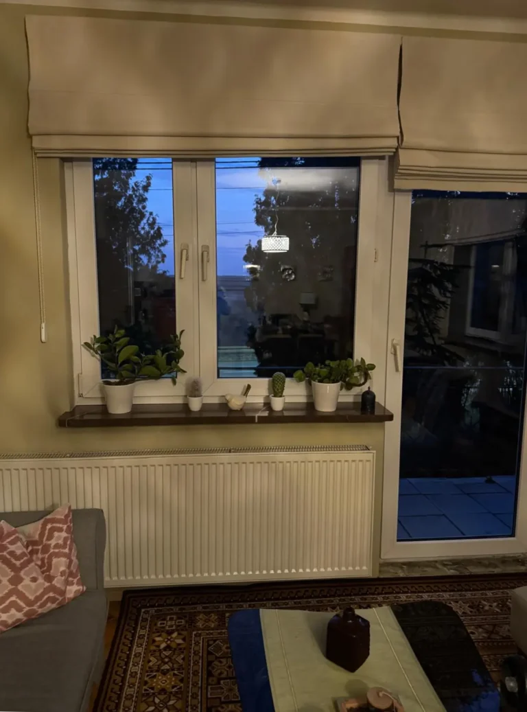 Roleta rzymska w salonie